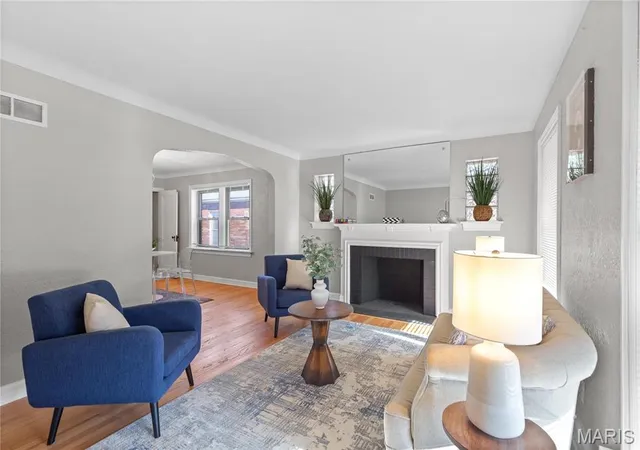 Photo 4 of Single Family Residence at 1531 Switzer Ave, Saint Louis, MO 63147 | MLS# MIS25018985 | | Sold on 2025-06-02