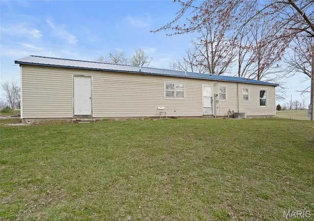 Photo 5 of Single Family Residence at 23425 N Everett Carr Rd, Clark, MO 65243 | MLS# MIS25019006 |  | Sold on 2025-07-03