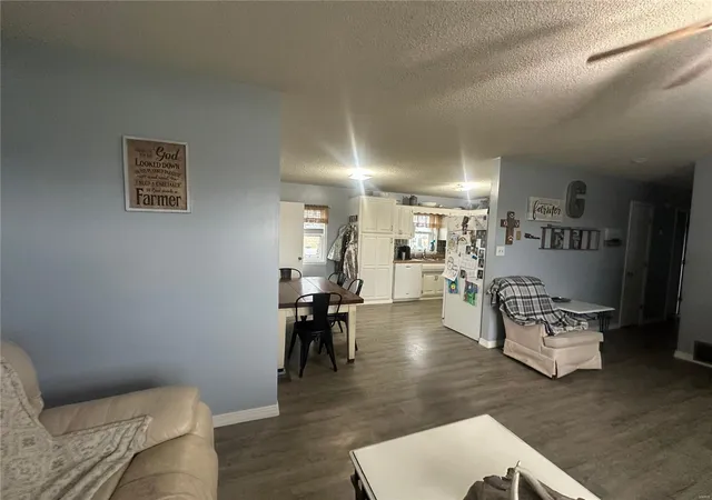 Photo 4 of Single Family Residence at 3711 Hwy K, Shelbyville, MO 63469 | MLS# MIS25019009 | | Sold on 2025-05-09