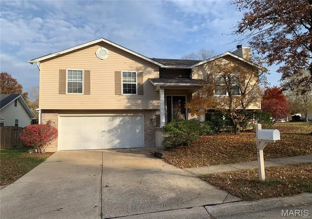 Single Family Residence at 103 Mcclay Village Dr, Saint Peters, MO 63376 | MLS# MIS25019024 | | Sold on 2025-06-05