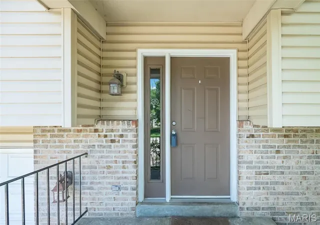 Photo 2 of Single Family Residence at 103 Mcclay Village Dr, Saint Peters, MO 63376 | MLS# MIS25019024 | | Sold on 2025-06-05