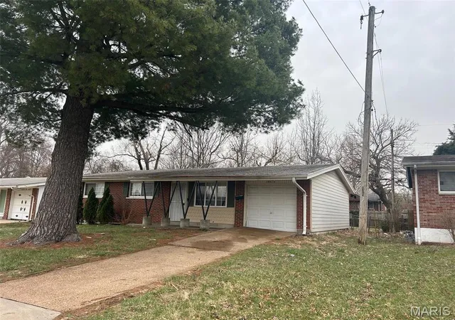 Single Family Residence at 10314 Viscount Dr, Saint Louis, MO 63136 | MLS# MIS25019059 | | Sold on 2025-08-19
