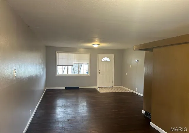 Photo 1 of Single Family Residence at 10314 Viscount Dr, Saint Louis, MO 63136 | MLS# MIS25019059 | | Sold on 2025-08-19