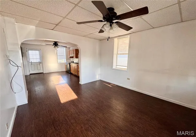 Photo 2 of Single Family Residence at 1001 S Central Ave, Vandalia, MO 63382 | MLS# MIS25019159 | | Sold on 2025-08-22