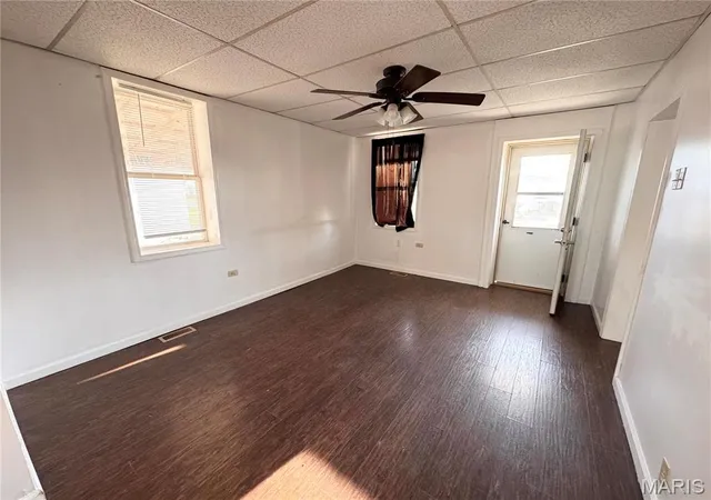 Photo 5 of Single Family Residence at 1001 S Central Ave, Vandalia, MO 63382 | MLS# MIS25019159 | | Sold on 2025-08-22