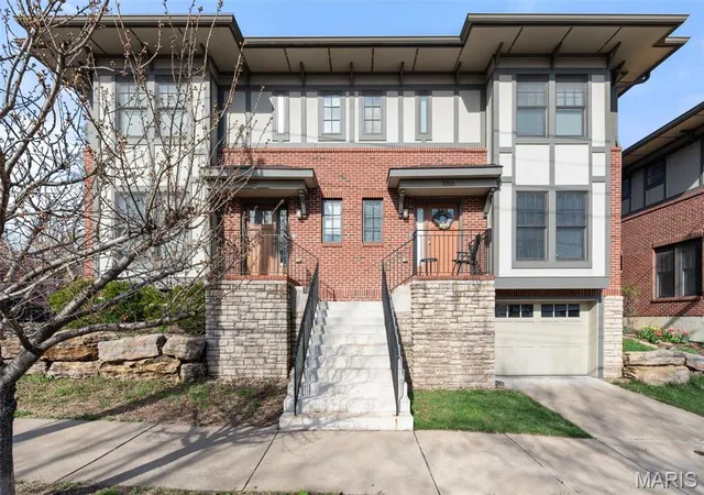 Townhouse at 3325 Gustine Ave, Saint Louis, MO 63116 | MLS# MIS25019167 |  | Sold on 2025-06-02