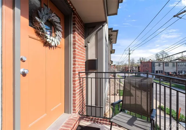 Photo 2 of Townhouse at 3325 Gustine Ave, Saint Louis, MO 63116 | MLS# MIS25019167 |  | Sold on 2025-06-02