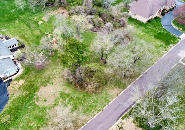 Photo 4 of Land at 9845 Bridle Trail Ln, Saint Louis, MO 63128 | MLS# MIS25019178 | | Sold on 2025-04-25