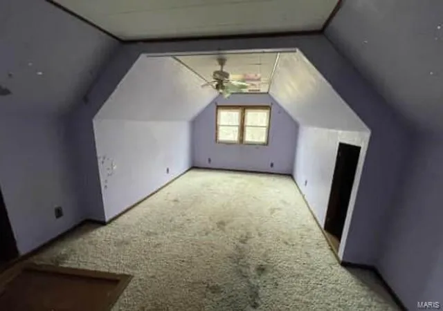 Photo 4 of Single Family Residence at 525 W Lee St, Moberly, MO 65270 | MLS# MIS25019343 | | Sold on 2025-04-18
