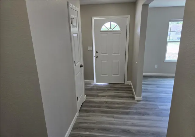 Photo 3 of Single Family Residence at 401 Daniel Court, New Haven, MO 63068 | MLS# MIS25019345 | | Sold on 2025-05-22