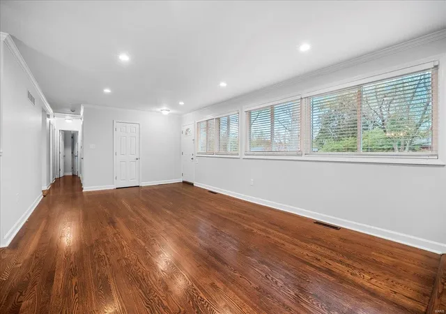 Photo 1 of Single Family Residence at 756 Elkington Ln, Saint Louis, MO 63132 | MLS# MIS25019400 | | Sold on 2025-05-02