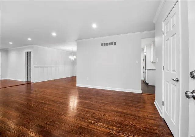 Photo 3 of Single Family Residence at 756 Elkington Ln, Saint Louis, MO 63132 | MLS# MIS25019400 | | Sold on 2025-05-02