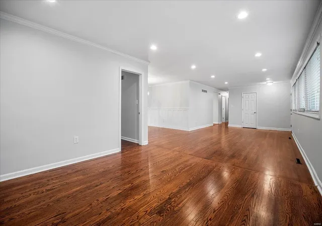 Photo 4 of Single Family Residence at 756 Elkington Ln, Saint Louis, MO 63132 | MLS# MIS25019400 | | Sold on 2025-05-02