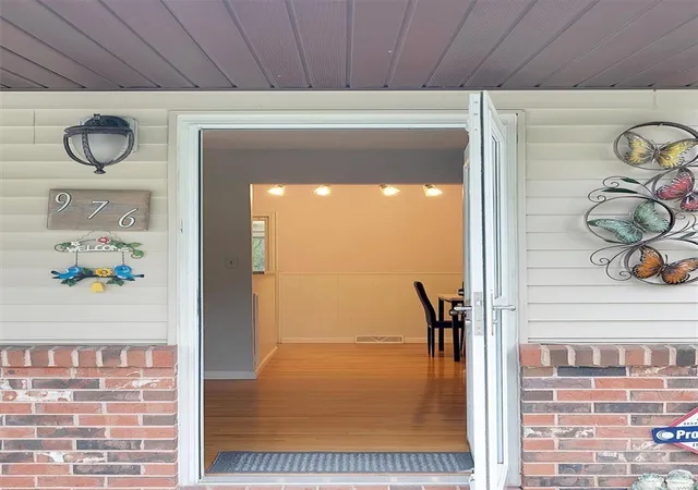 Photo 3 of Single Family Residence at 976 Oak, Saint Clair, MO 63077 | MLS# MIS25019423 | | Sold on 2025-05-09