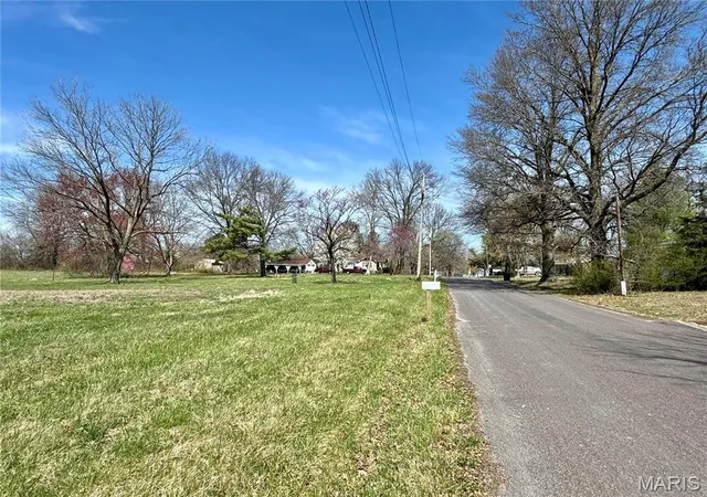Photo 1 of Land at 109 S Mortimer St, New Florence, MO 63363 | MLS# MIS25019435 | | Sold on 2025-11-20