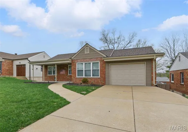 Photo 2 of Single Family Residence at 9518 Crain Ct, Saint Louis, MO 63126 | MLS# MIS25019446 |  | Sold on 2025-05-23