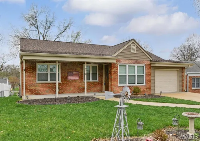 Photo 3 of Single Family Residence at 9518 Crain Ct, Saint Louis, MO 63126 | MLS# MIS25019446 |  | Sold on 2025-05-23
