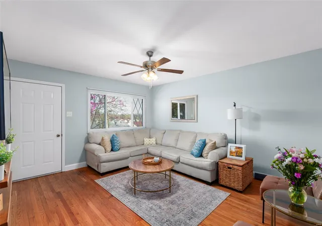 Photo 3 of Single Family Residence at 3751 Koeln Ave, Saint Louis, MO 63116 | MLS# MIS25019500 | | Sold on 2025-04-25