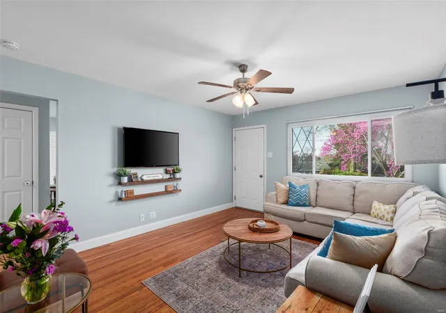 Photo 4 of Single Family Residence at 3751 Koeln Ave, Saint Louis, MO 63116 | MLS# MIS25019500 | | Sold on 2025-04-25