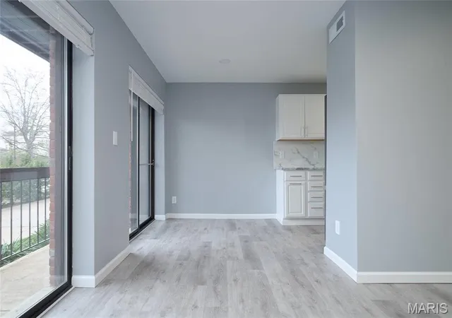 Photo 3 of Condominium at 572 Coeur De Royale Dr #108, Saint Louis, MO 63141 | MLS# MIS25019537 | | Sold on 2025-07-07