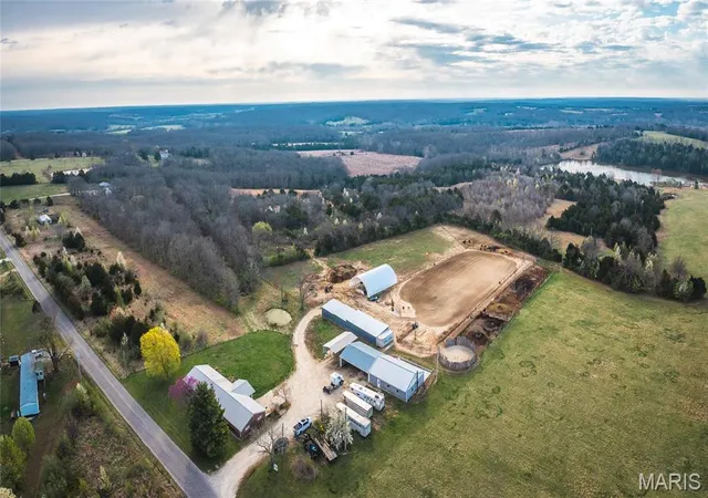 Photo 1 of Farm at 1954 Krausetown Rd, Owensville, MO 65066 | MLS# MIS25019594 | | Sold on 2025-10-14