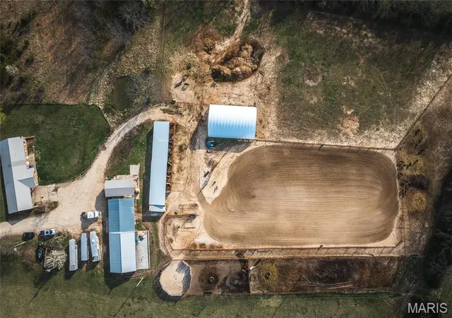 Photo 4 of Farm at 1954 Krausetown Rd, Owensville, MO 65066 | MLS# MIS25019594 | | Sold on 2025-10-14