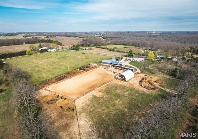 Photo 5 of Farm at 1954 Krausetown Rd, Owensville, MO 65066 | MLS# MIS25019594 | | Sold on 2025-10-14