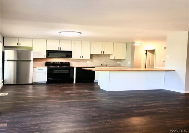 Photo 1 of Condominium at 10395 Forest Brook Ln #G, Saint Louis, MO 63146 | MLS# MIS25019760 | | Sold on 2025-07-24