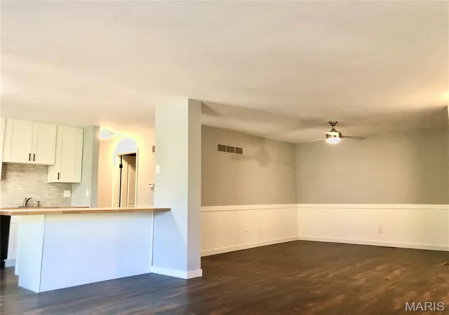 Photo 2 of Condominium at 10395 Forest Brook Ln #G, Saint Louis, MO 63146 | MLS# MIS25019760 | | Sold on 2025-07-24