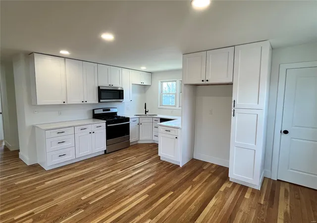Photo 3 of Single Family Residence at 7325 Field Ave, Saint Louis, MO 63116 | MLS# MIS25019825 | | Sold on 2025-06-12