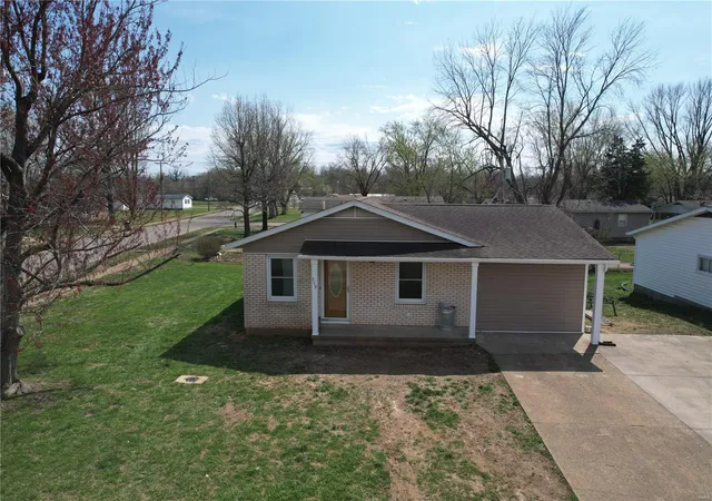 Photo 3 of Single Family Residence at 319 Sherlock Dr, Fredericktown, MO 63645 | MLS# MIS25019895 |  | Sold on 2025-04-23