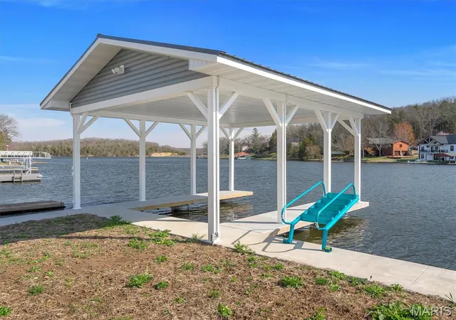 Photo 4 of Single Family Residence at 1719 Lake Shore Dr, Owensville, MO 65066 | MLS# MIS25019909 |  | Sold on 2025-05-21