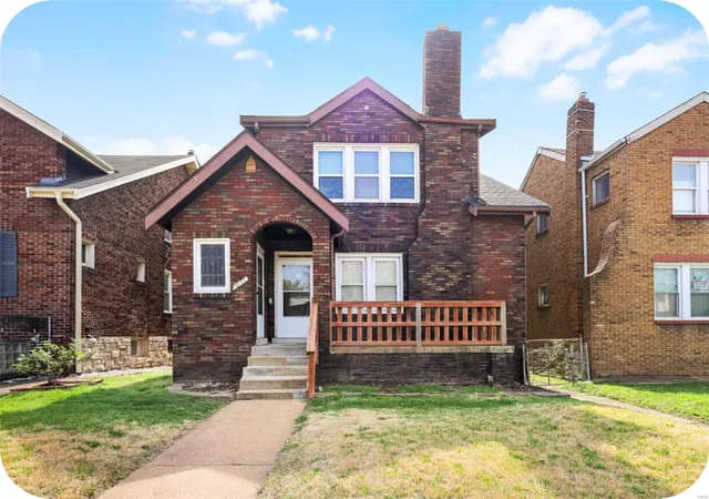 Photo 1 of Multi Family at 3952 Kingsland Ct, Saint Louis, MO 63116 | MLS# MIS25019912 | | Sold on 2025-05-28