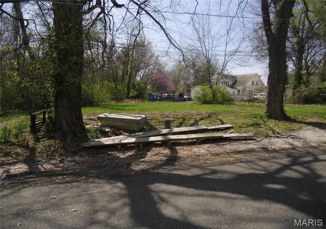 4th image of 6 N 95th St, Belleville, IL 62223 | MLS# MIS25019940