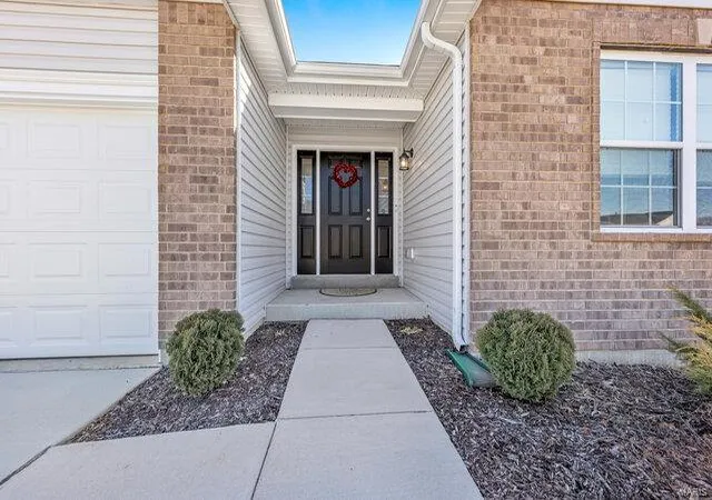 Photo 3 of Single Family Residence at 1256 Eskridge Ln, Saint Louis, MO 63133 | MLS# MIS25019981 | | Sold on 2025-05-14