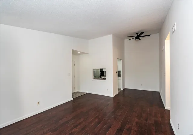 Photo 3 of Condominium at 6824 Cottage Grove Ln #H, Saint Louis, MO 63129 | MLS# MIS25020023 | | Sold on 2025-04-25