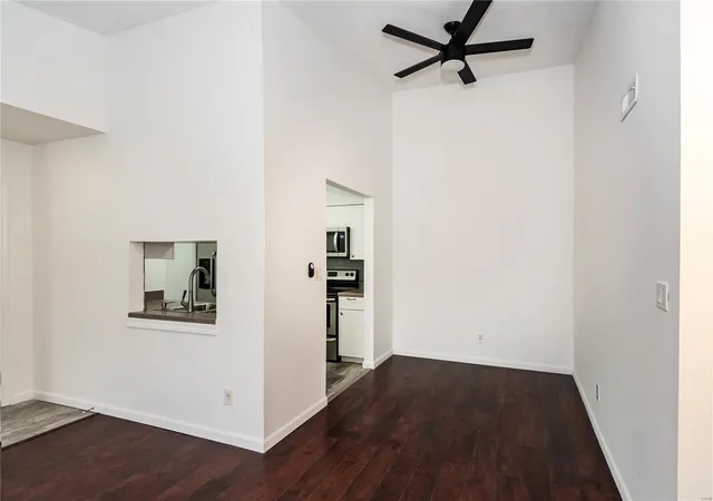 Photo 4 of Condominium at 6824 Cottage Grove Ln #H, Saint Louis, MO 63129 | MLS# MIS25020023 | | Sold on 2025-04-25
