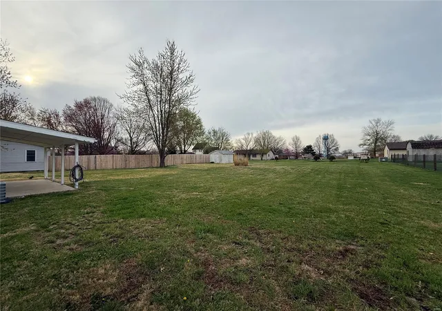Photo 4 of Single Family Residence at 412 E Walsh St, Montgomery City, MO 63361 | MLS# MIS25020028 | | Sold on 2025-04-30