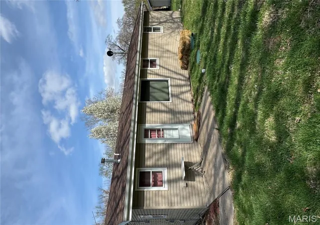 Photo 4 of Single Family Residence at 13899 Riverview Dr, New London, MO 63459 | MLS# MIS25020104 | | Sold on 2025-06-13