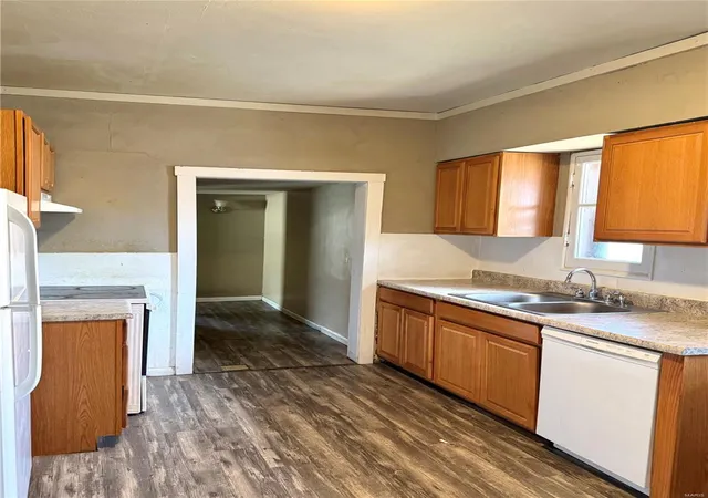 Photo 3 of Single Family Residence at 8117 Ellerton Ave, Saint Louis, MO 63114 | MLS# MIS25020297 | | Sold on 2025-06-13