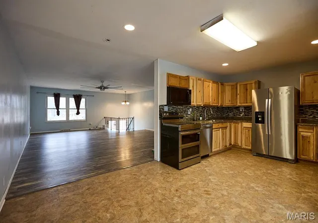 Photo 3 of Single Family Residence at 10962 Kingsmere Dr, Saint Louis, MO 63123 | MLS# MIS25020313 |  | Sold on 2025-06-18