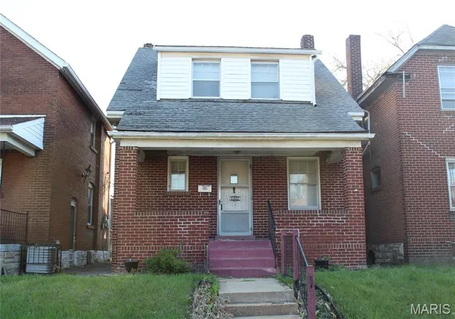 Single Family Residence at 5202 Maffitt Ave, Saint Louis, MO 63113 | MLS# MIS25020324 | | Sold on 2025-05-15