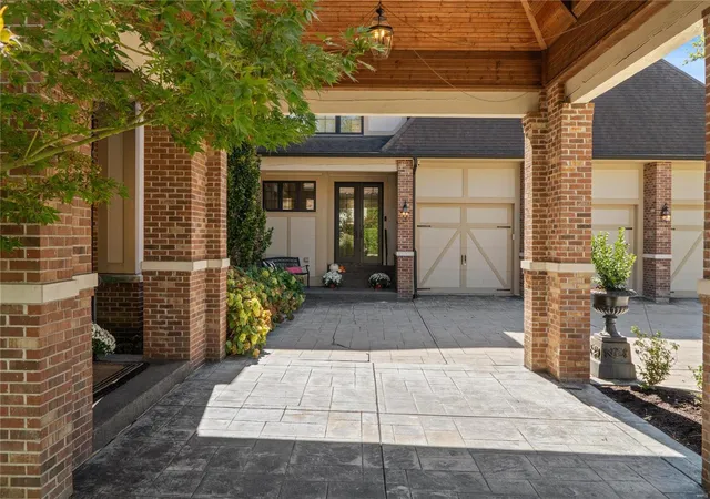 Photo 4 of Single Family Residence at 1208 Lay Rd, Saint Louis, MO 63124 | MLS# MIS25020344 | | Sold on 2025-07-18