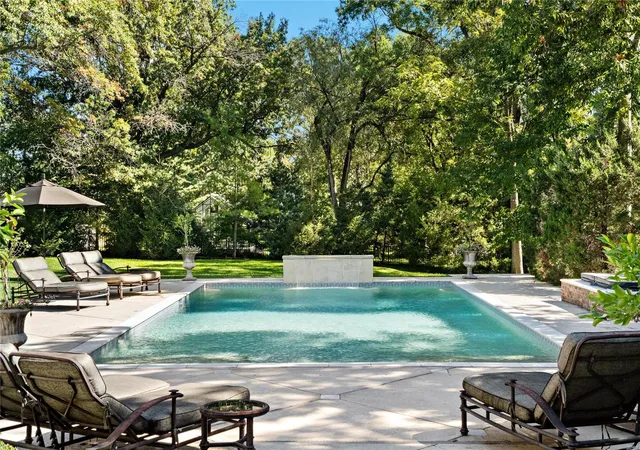 Photo 5 of Single Family Residence at 1208 Lay Rd, Saint Louis, MO 63124 | MLS# MIS25020344 | | Sold on 2025-07-18