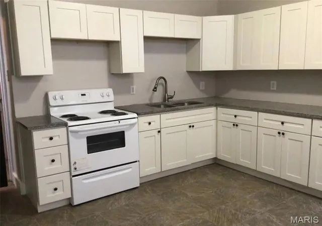 Photo 4 of Multi Family at 3455 Grace Ave, Saint Louis, MO 63116 | MLS# MIS25020660 |  | Sold on 2025-06-16