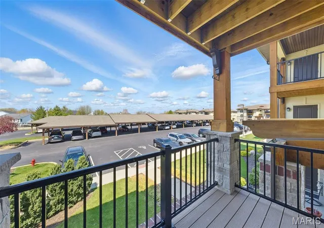 Photo 4 of Condominium at 121 Bordeaux Wy, Saint Peters, MO 63376 | MLS# MIS25020678 | | Sold on 2025-08-12