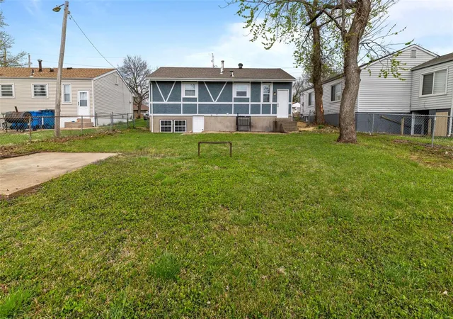 Photo 2 of Single Family Residence at 6109 Evergreen Blvd, Saint Louis, MO 63134 | MLS# MIS25020687 |  | Sold on 2025-05-30
