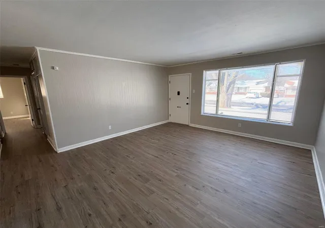 Photo 4 of Single Family Residence at 924 Marias Dr, Saint Louis, MO 63137 | MLS# MIS25020718 | | Sold on 2025-05-14