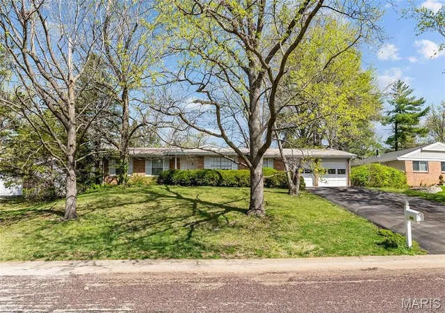 Photo 1 of Single Family Residence at 12123 Land O Lakes Dr, Saint Louis, MO 63146 | MLS# MIS25020719 |  | Sold on 2025-05-30