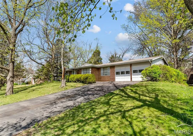 Photo 2 of Single Family Residence at 12123 Land O Lakes Dr, Saint Louis, MO 63146 | MLS# MIS25020719 |  | Sold on 2025-05-30
